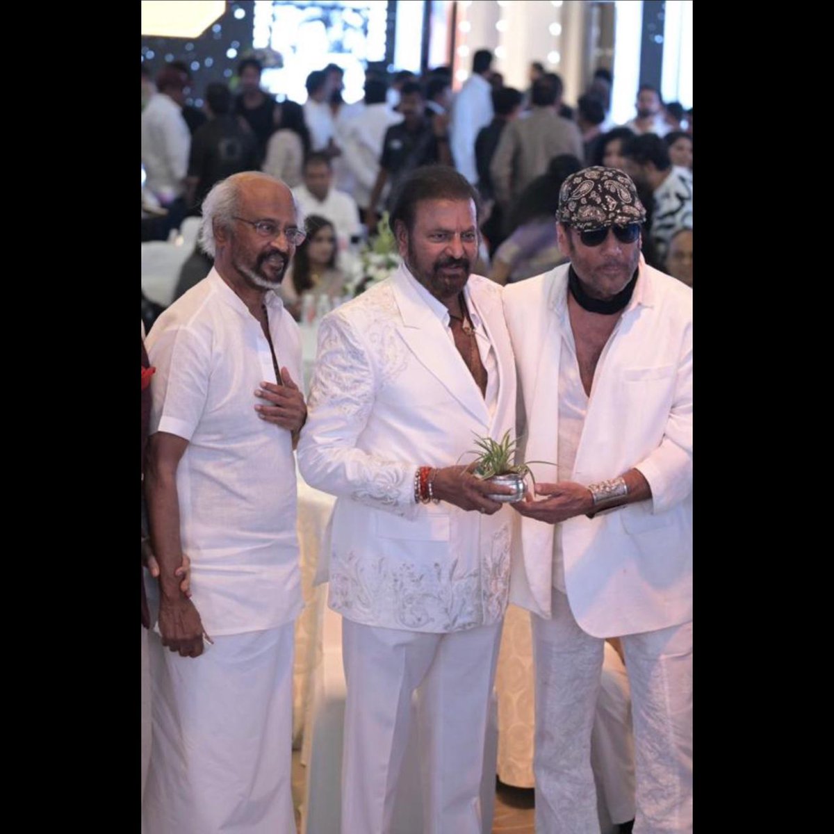 bindasbhidu's tweet image. Congratulations and my huge respects for completing 50 years in the film industry #MohanBabu 🙌
Honoured to be standing with legends! #Ranjikanth