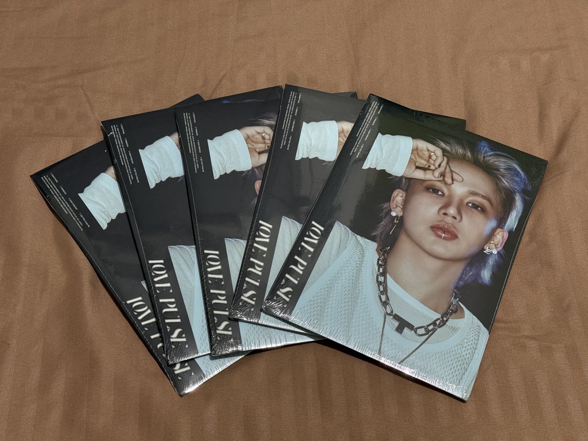HeidzTreasure's tweet photo. WTS | LFB TREASURE LOVE PULSE Albums & POBs
Php1,000 NYmusic POB set
Php400 photobook set
Php100 each hyunsuk sporty ver
On Hand
Sealed
#TREASURE #Teusell https://t.co/6vN5m7I8uI