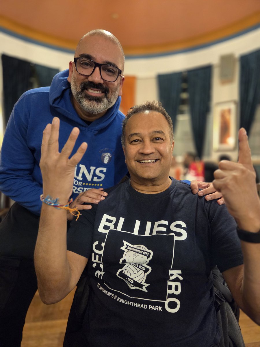 WHAT. A. WEEKEND. The atmosphere, the performance, the result. Always good to celebrate with the legendary Uncle Shashi <a href="/LondonBluesKRO/">London Blues Official</a>!
Enjoy the rest of the weekend Bluenoses! KRO!💙
#bcfc #bluesfamily #blues4all