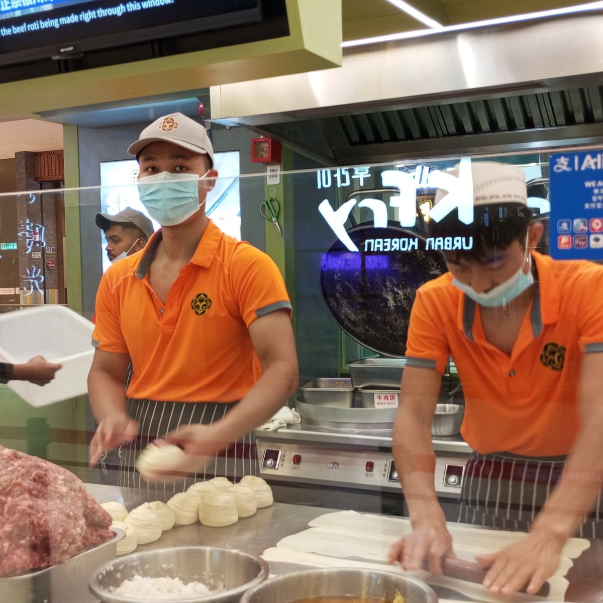 woadriene's tweet image. flaky pastry stuffed with minced beef filling, best for tea break @trxmycity