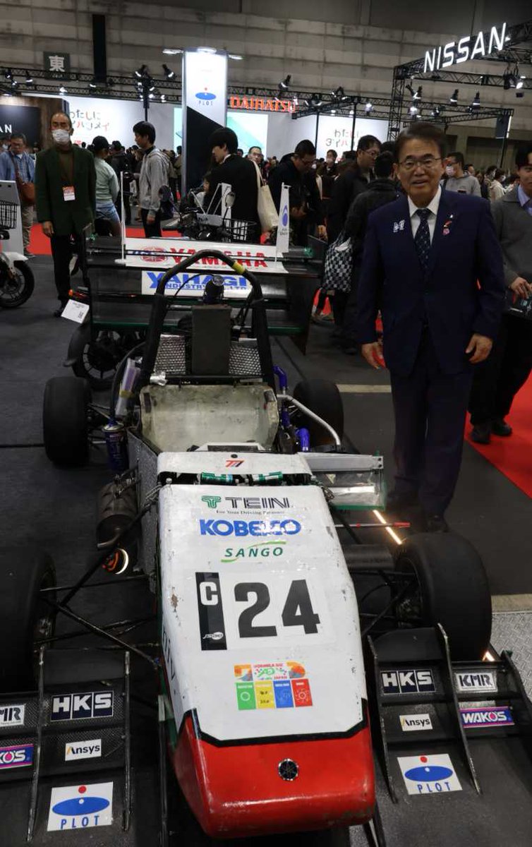 ohmura_jimusho_'s tweet image. ③次に「株式会社 #プロト 」のブースで、こちらは同社の技術が詰まったレーシングカーです。

そしてこちらは、次世代電動二輪の #PEV600 です。近距離の移動が快適になり、日々の生活が楽しくなりそうです！