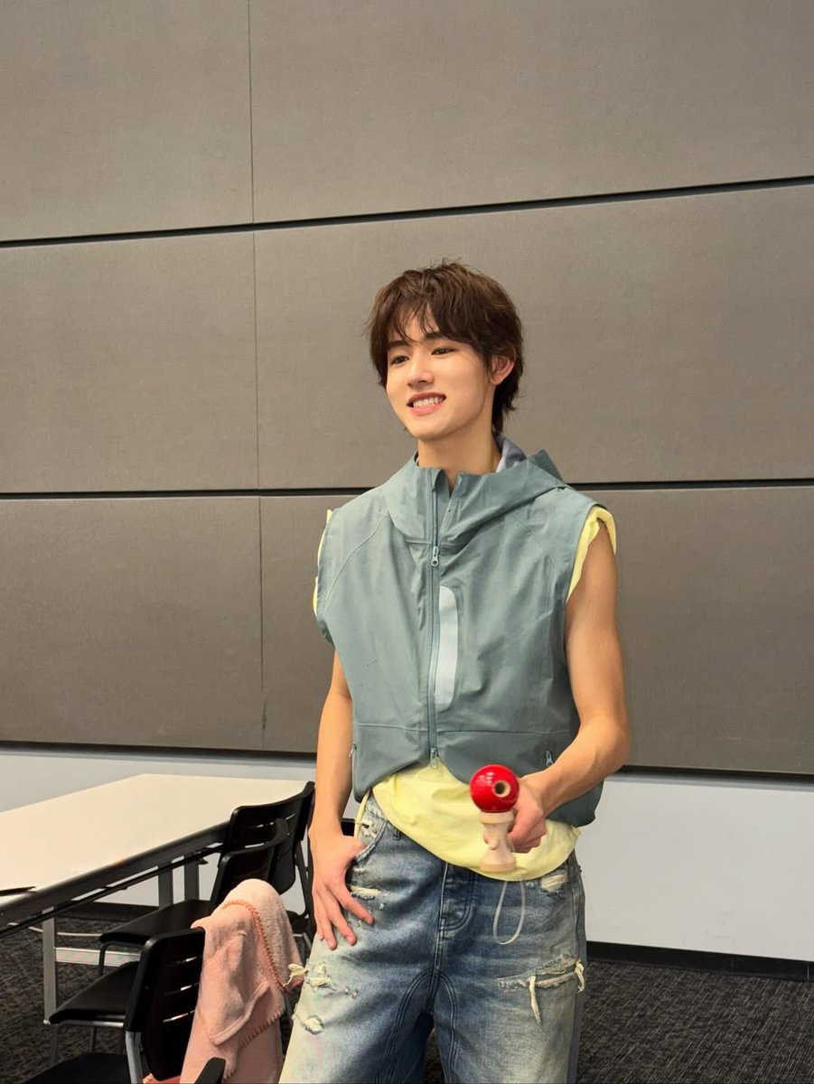 moshpitmethod's tweet image. he is just 15 secs old pls 😭😭😭😭