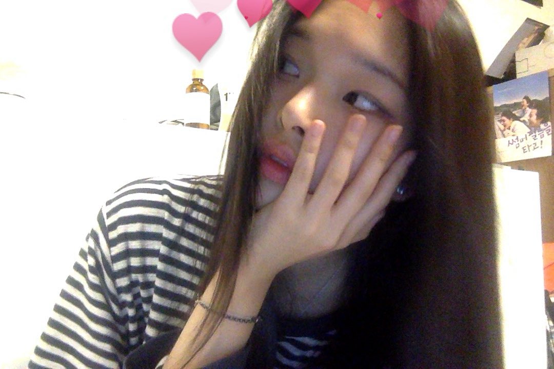 swmnpool's tweet image. 연습생 잘린 날
처울고 집 와서 셀카 찍음