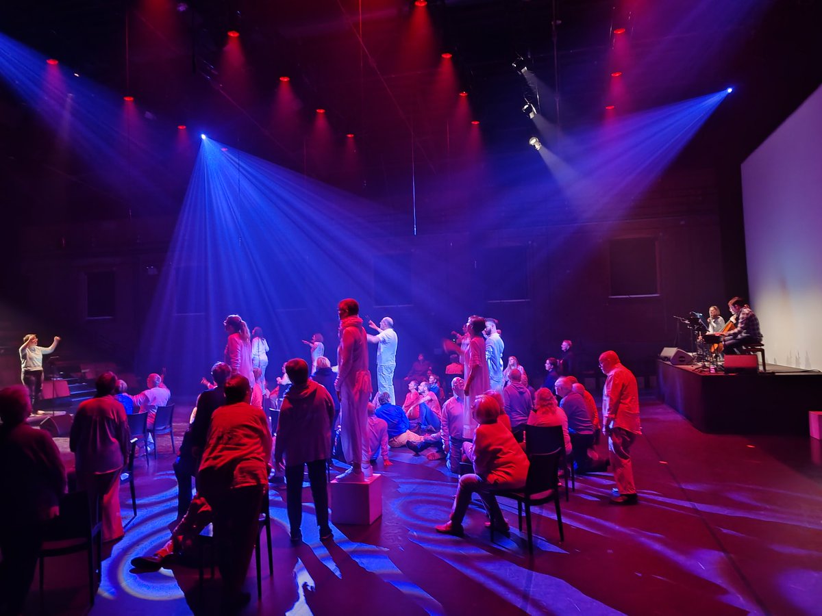 Fin de projet Chant des Signes #horizon2000 #erasmus <a href="/charleroidanse/">Charleroi danse</a>
#chorale #chantsigne #danseinclusive