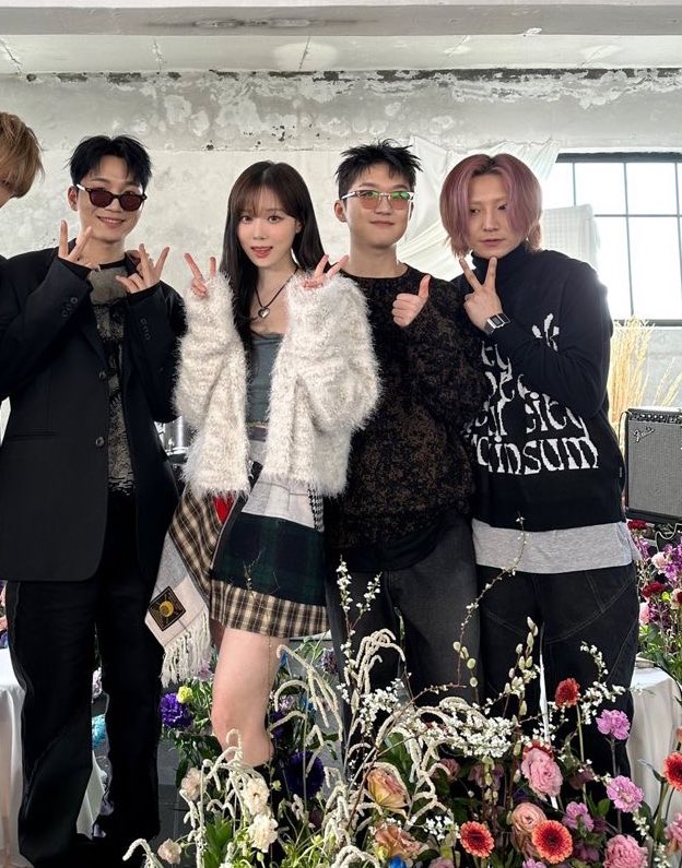 winterstellarz's tweet image. winter x w2e collab please i need it…