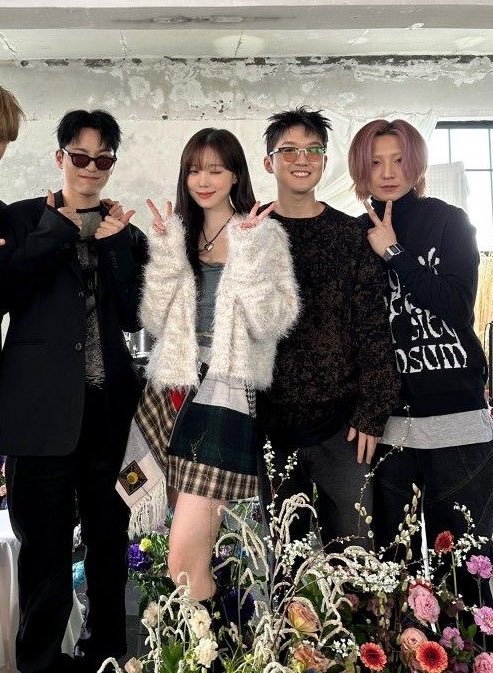 winterstellarz's tweet image. winter x w2e collab please i need it…