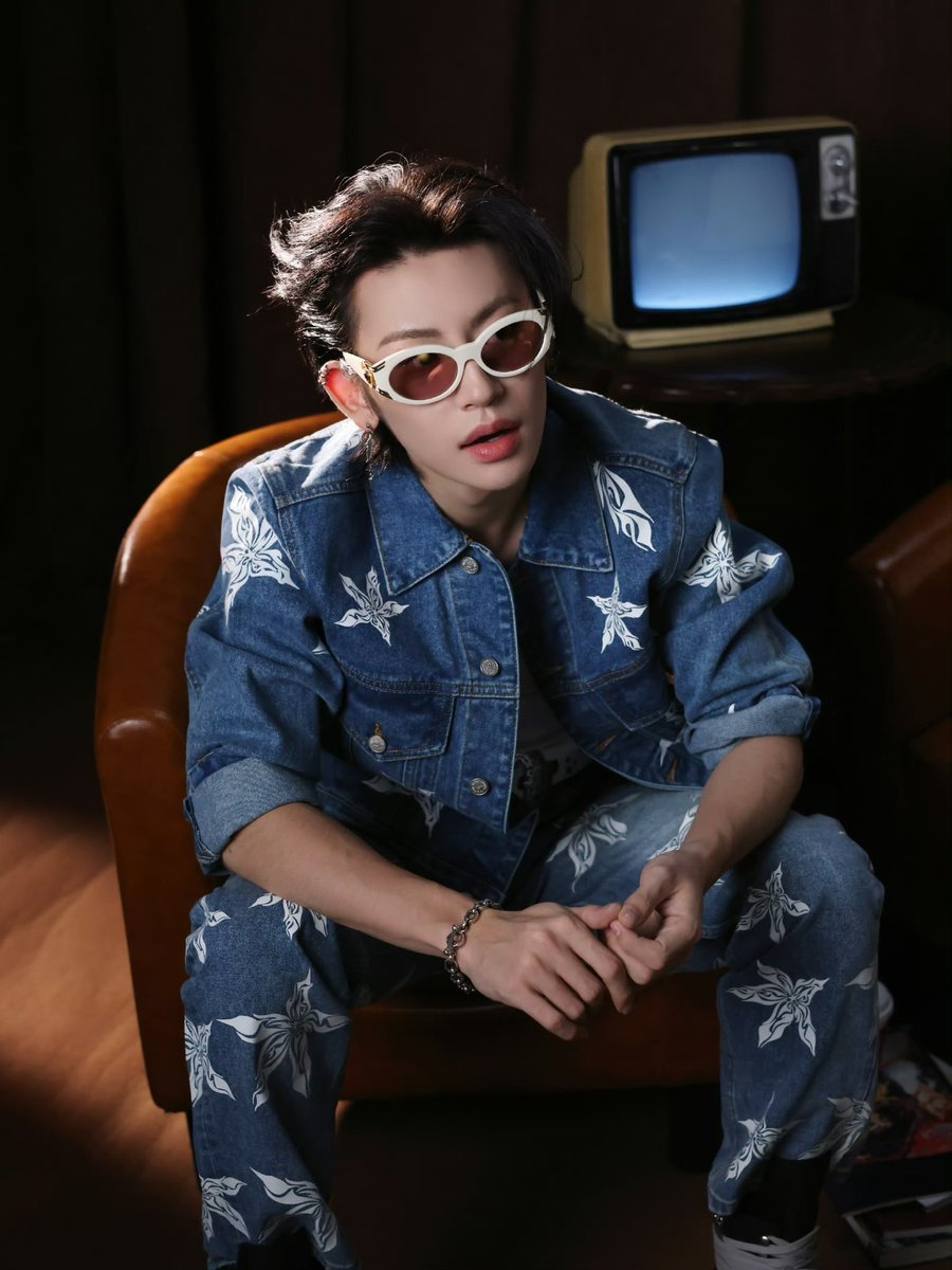 deadline520's tweet image. 251123 오피셜 웨이보 🆙

#샤오귀 #왕린카이 #xiaogui #wanglinkai #lilghost #小鬼 #王琳凯