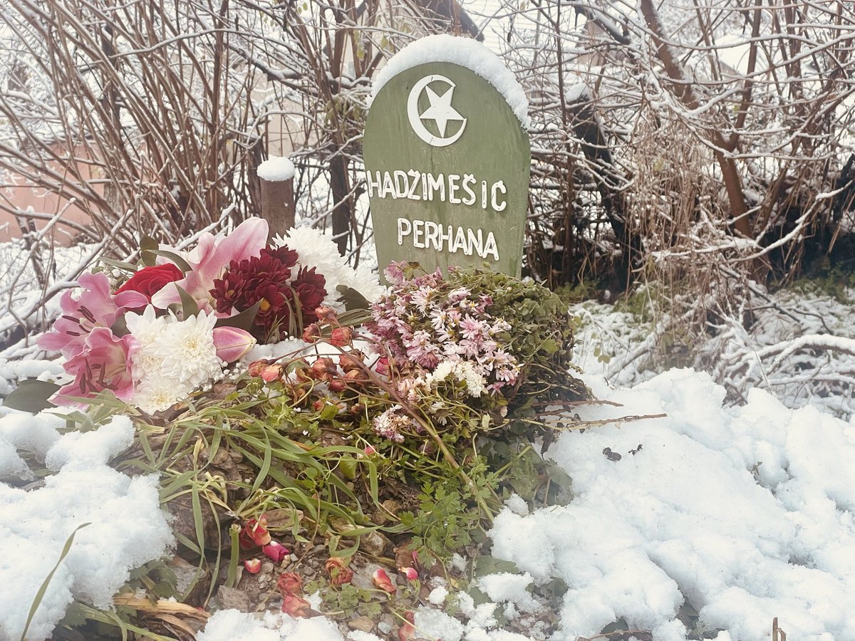 Živjela je kao svjetlost – tiha, plemenita i vječna u srcima onih koji su je voljeli. El-Fatiha!