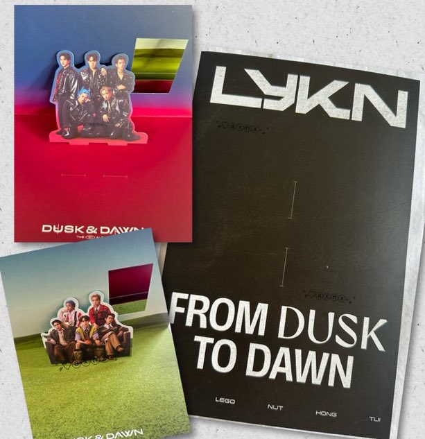 axnx_b18's tweet image. ปล่อย📢
LYKN DUSK &amp;amp; DAWN THE FIRST ALBUM
สแตนดี้ 90฿ โปส สติ๊กเกอร์ใบละ 40฿
เดินทาง 35฿ ขอดูเพิ่มเติมได้ค่ะ เดมได้เลยน้าา❤️‍🔥❤️‍🔥

#LYKNThe1stAlbum #ตลาดนัดgmmtv #ตลาดนัดgmm #LYKN #nnutdan #williamjkp #hongshihoshi #TuiChayatorn #WilliamEst #Lego_Rapeepong #ตลาดนัดlykn #ตลาดนัดไลแคน