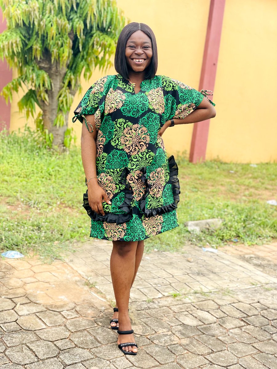 EjikeCassandra's tweet image. Happy Sunday 😍😍