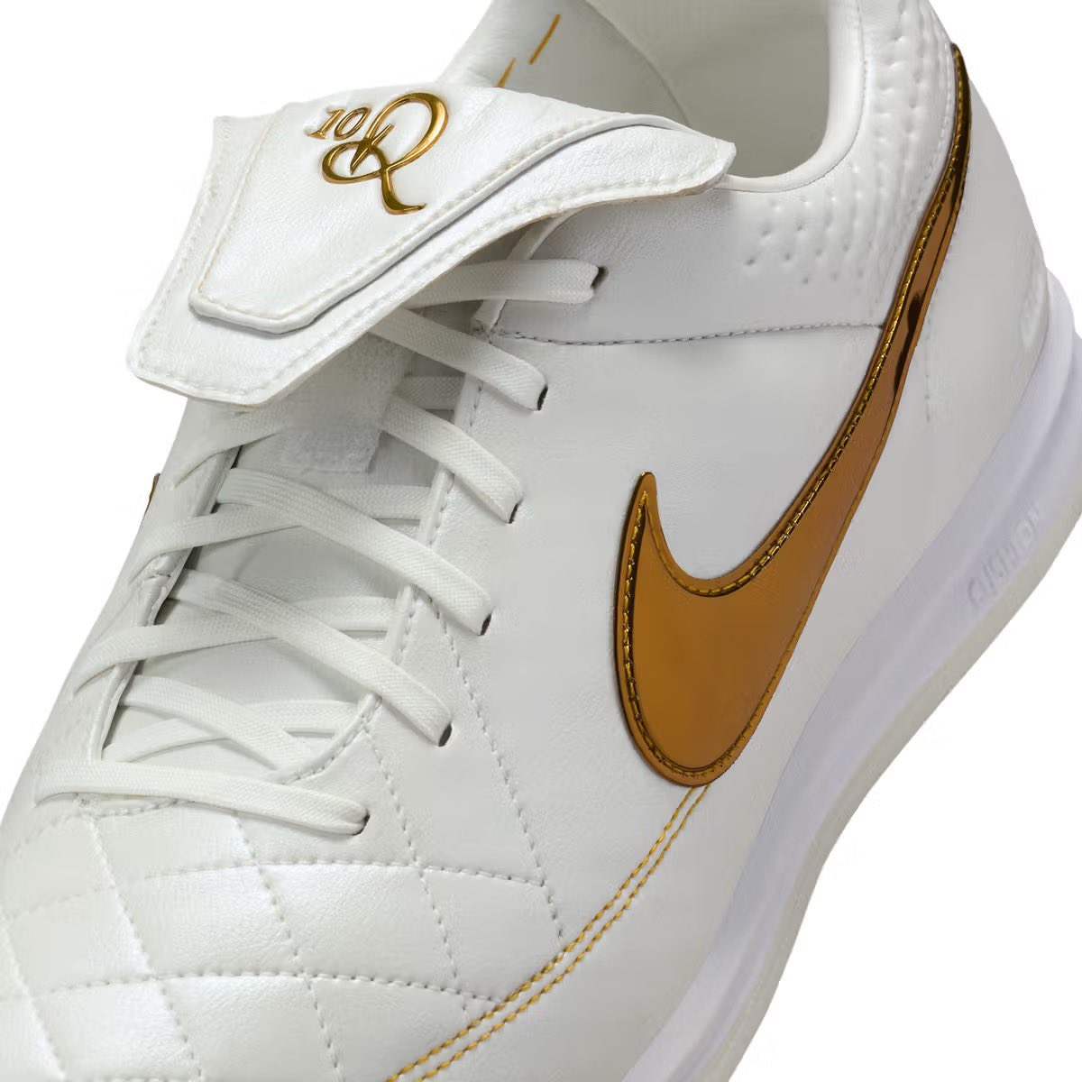 Ronaldinho x Nike Tiempo Legend SE “Touch of Gold”が国内12月10日