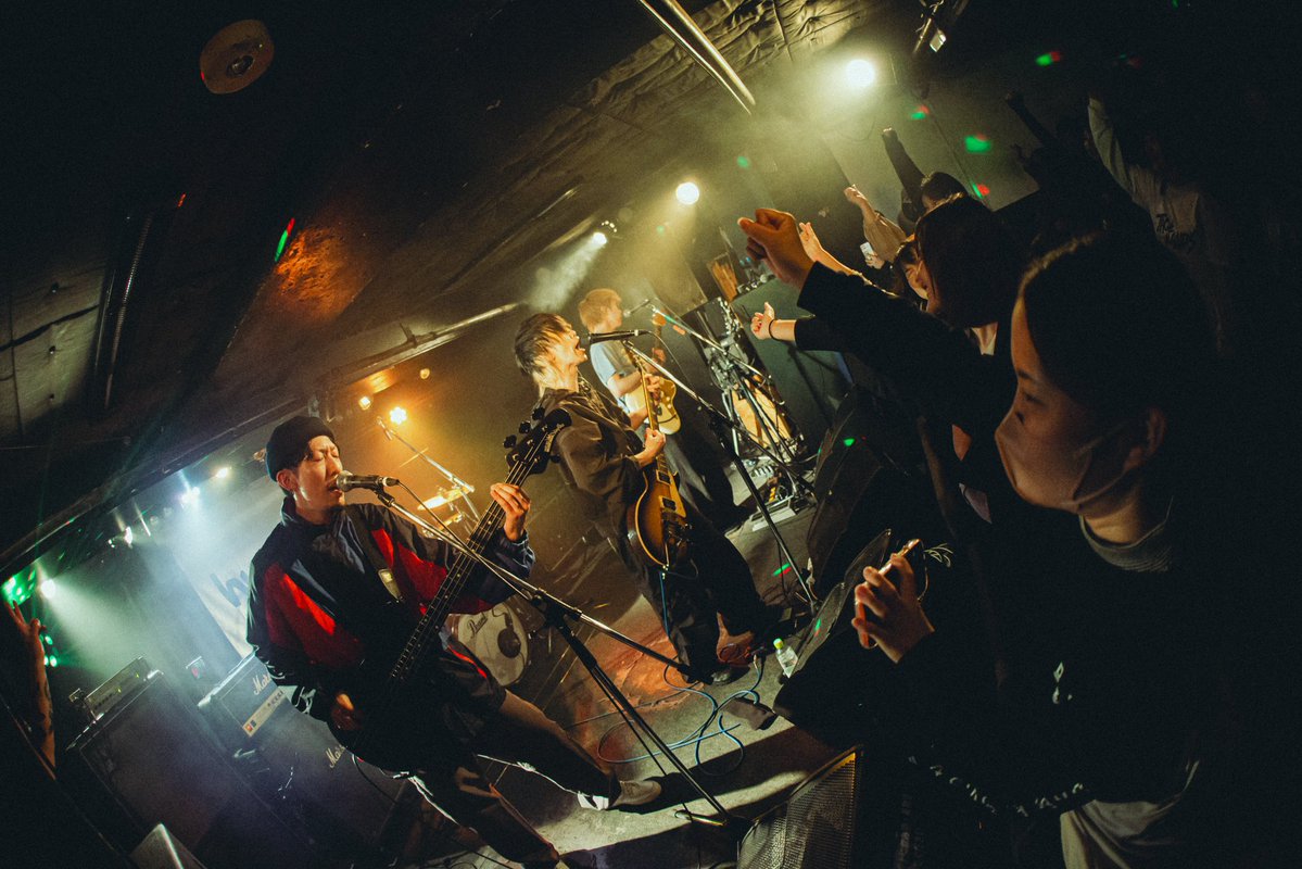 Dazzling_2017's tweet image. 2025.11.15  東京　下北沢近松

IDOL HERO 
        ×
hyakki 1st E.P. &quot;Auftakt&quot; Release Tour

photo by(@hi___came )