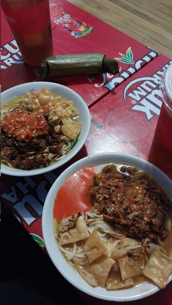 halolyssa's tweet image. btw, mie ayam wonogiri uwenak puolll