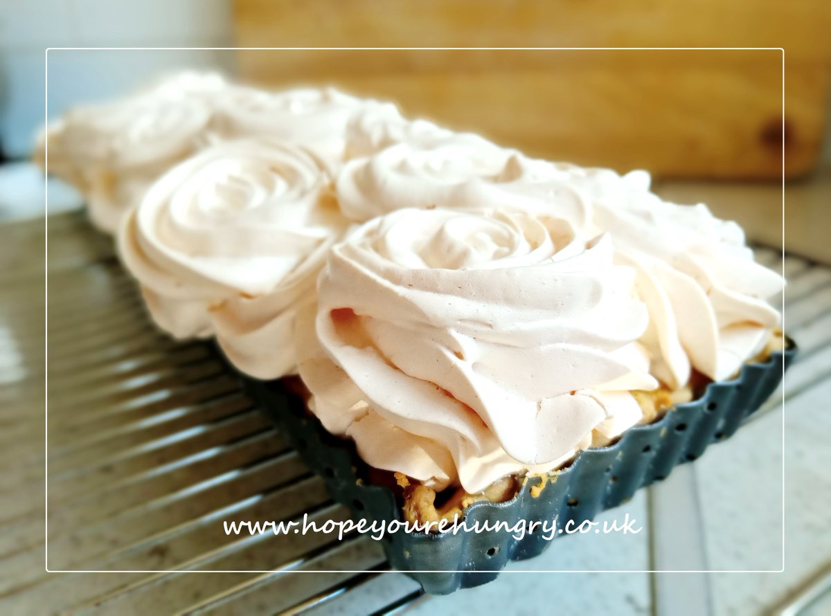 re_hungry's tweet image. Good morning lovely Hungrys! Leftover lemons from making Limoncello are perfect for this zesty treat - recipe: hopeyourehungry.co.uk/cloudy-with-a-… Crisp meringue, luscious lemon filling &amp;amp; melt-in-the-mouth pastry - perfect for sharing. Have a #delicious day &amp;amp; stay hungry! ;) x #bakeithappen…