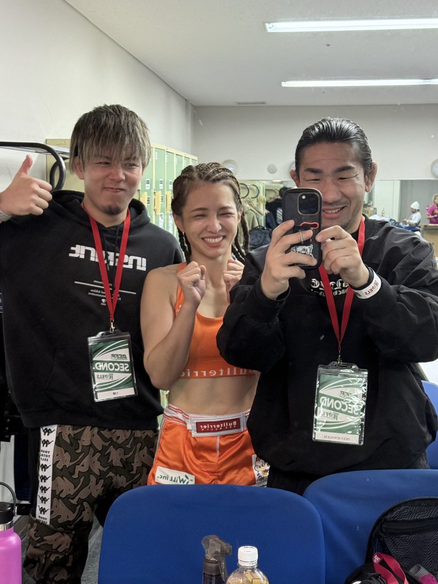 tai8125mag113's tweet image. あきぴ最高の勝ち！！
おめでとうございます🎉

めっちゃ格闘技にかけてるのは仲間全員知ってるし頑張ってるとこ知ってるからあんま舐めてんなよって思ってましたがしっかりやってくれてニコニコ！

#ABLAZE八王子
#あきぴ