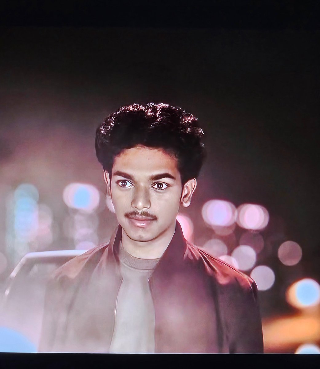 velichapoove_'s tweet image. never forgiving u for this @vp_offl😭