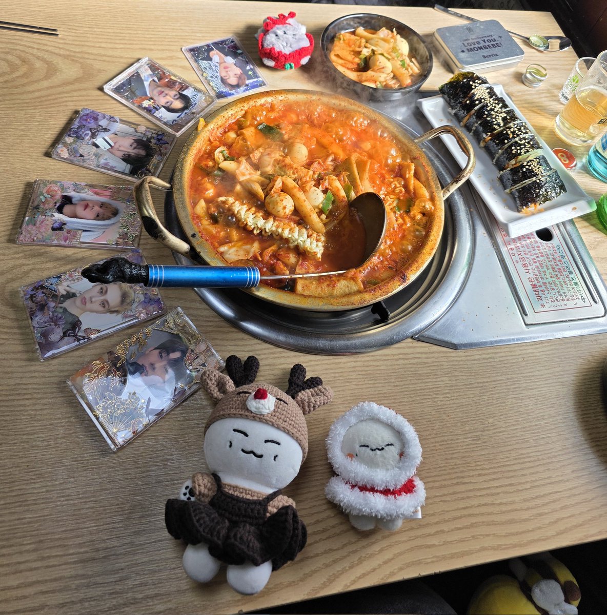 skcy_BB's tweet image. 지난주 오프를 이제야 올리는 뒷북대장..
부산슈퍼는 언제가도 아지트같아서 마음이 편해지궁
편식쟁이라 깻잎스무디는 한입만 시도했는뎅 생각보다 맛있어서 놀라따!
만두라떼도 맛있어서 허니가 먹어봤음 좋게따!(?)