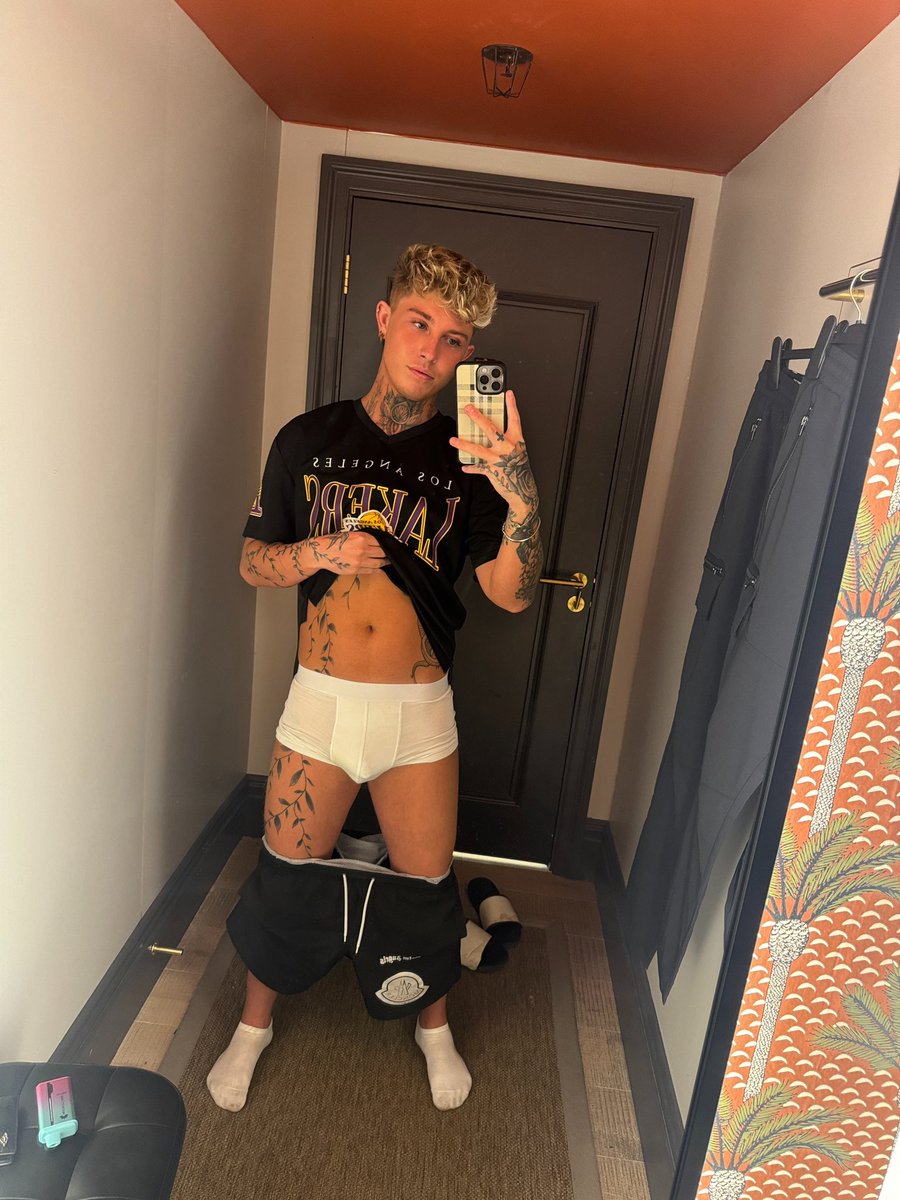 #Chudai - There is a version where I’ve pulled my boxers down 👀 You know where it is 😈 #LinkInBio ⬆️  #RTxRT #retweet and I’ll send you a #pic via #DM 📸💬

#gay #gaytwink #twink #nsfw #gayfit #gayfollow #gaymodel #gayhot #gaylove #gayfitness #pride #twinkgay #lgbt #gayworld