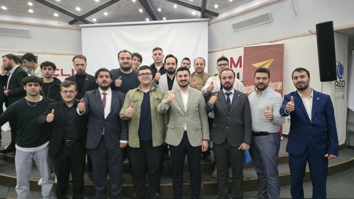 Bursa İl Gençlik Kolları olarak, İstanbul'da düzenlenen Bölgesel Teşkilat Eğitimleri'ne katılım sağladık.