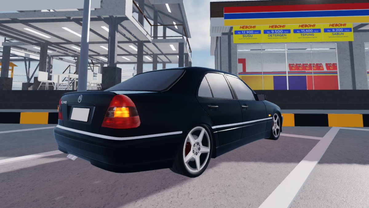 bitterpeaech's tweet image. [#cdid mini blog]

si ganteng dibawa jateng tour ceritanya, ini waktu mampir bentar di rest area buat bengong 😀 sebelum lanjut perjalanan ke tegal xixixi