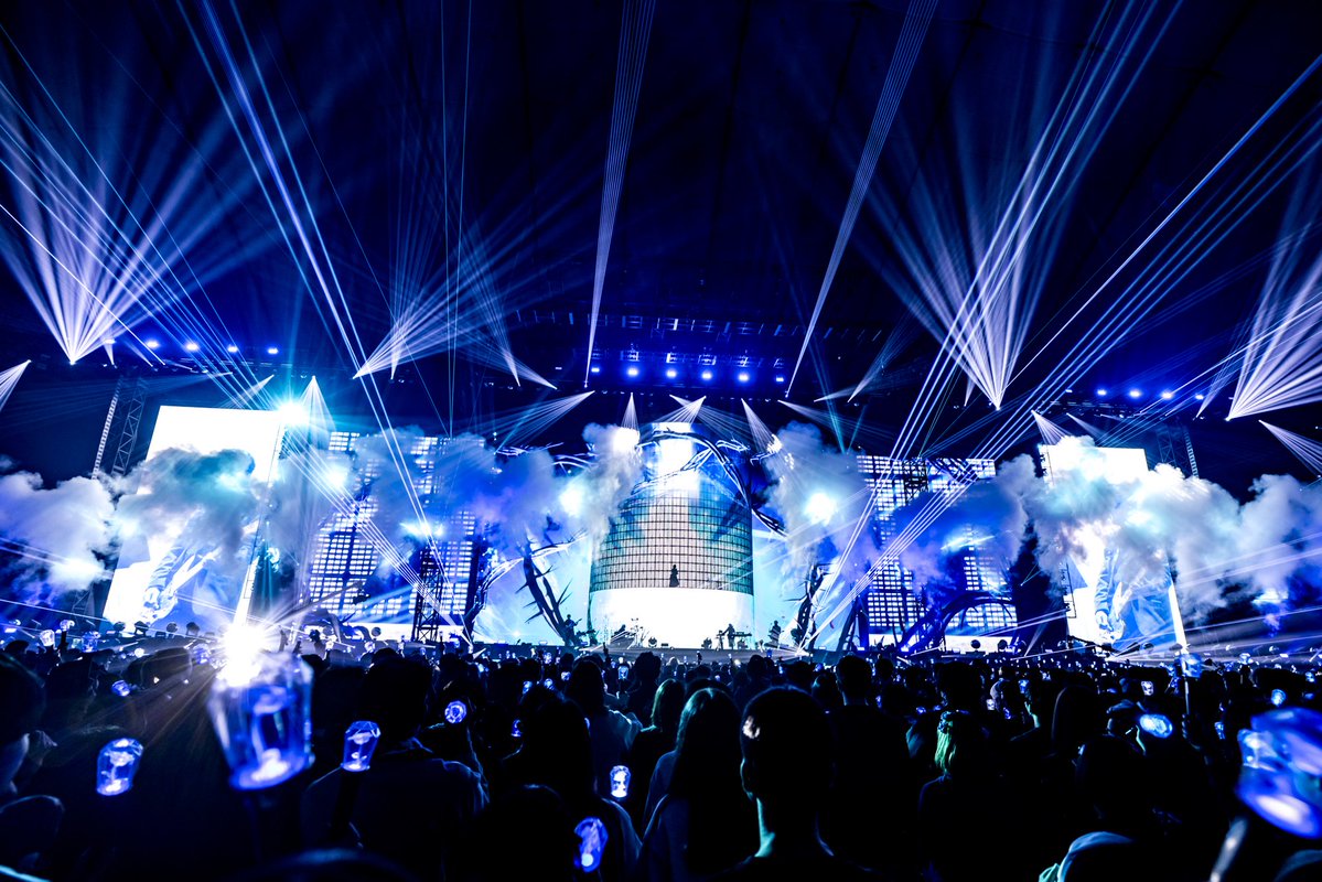 ado1024imokenp's tweet image. #Adoよだか

 本日大阪京セラドーム公演で千秋楽が終わり、よだかが終わりました！
あっという間の4日間で、ライブ前あれだけ遠く長く感じていた時間が嘘のようです。

この4日間が皆さんにとって特別な一夜になることを願っています。

私の色や形、何が変わったとしても、私の心は変わりません。…