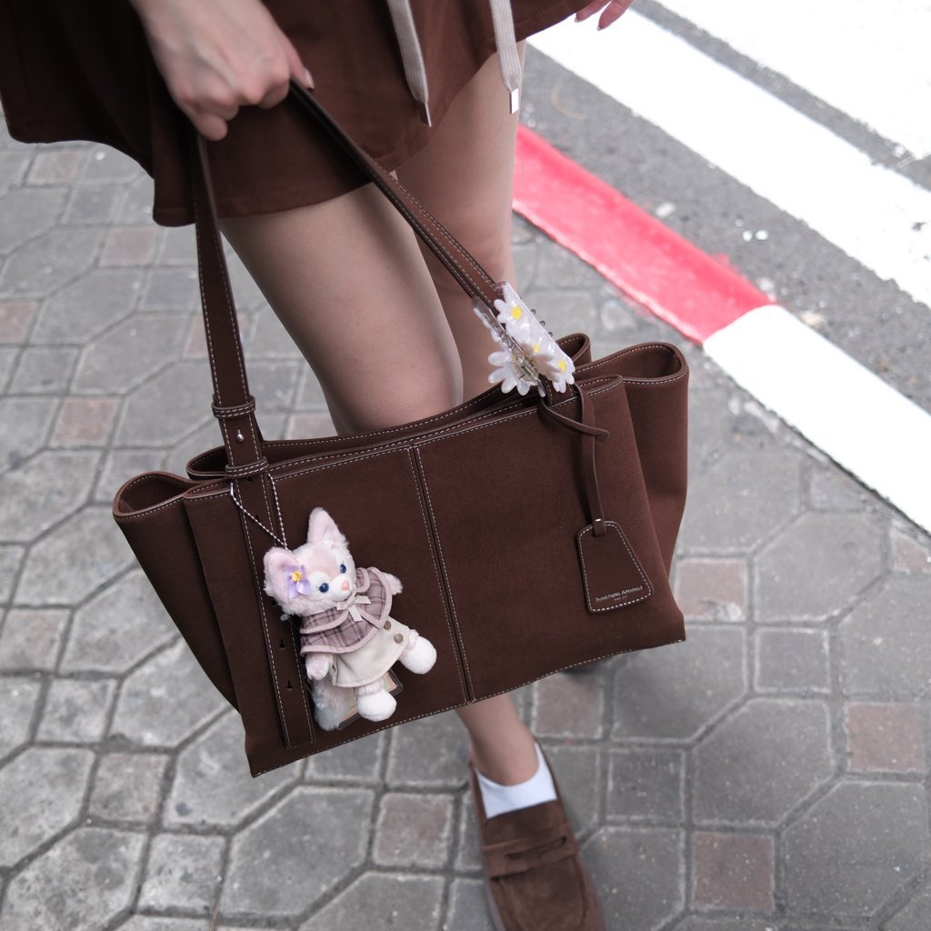 กระเป๋าแบกบ้านที่ถือไปเรียนไปทำงานได้แนะนำ Tartine Bag ของ Something Apparels ใส่ของได้จุกๆ ทั้ง iPad / MacBook / สมุด /
มีช่องแยกจัดระเบียบดีมากๆ