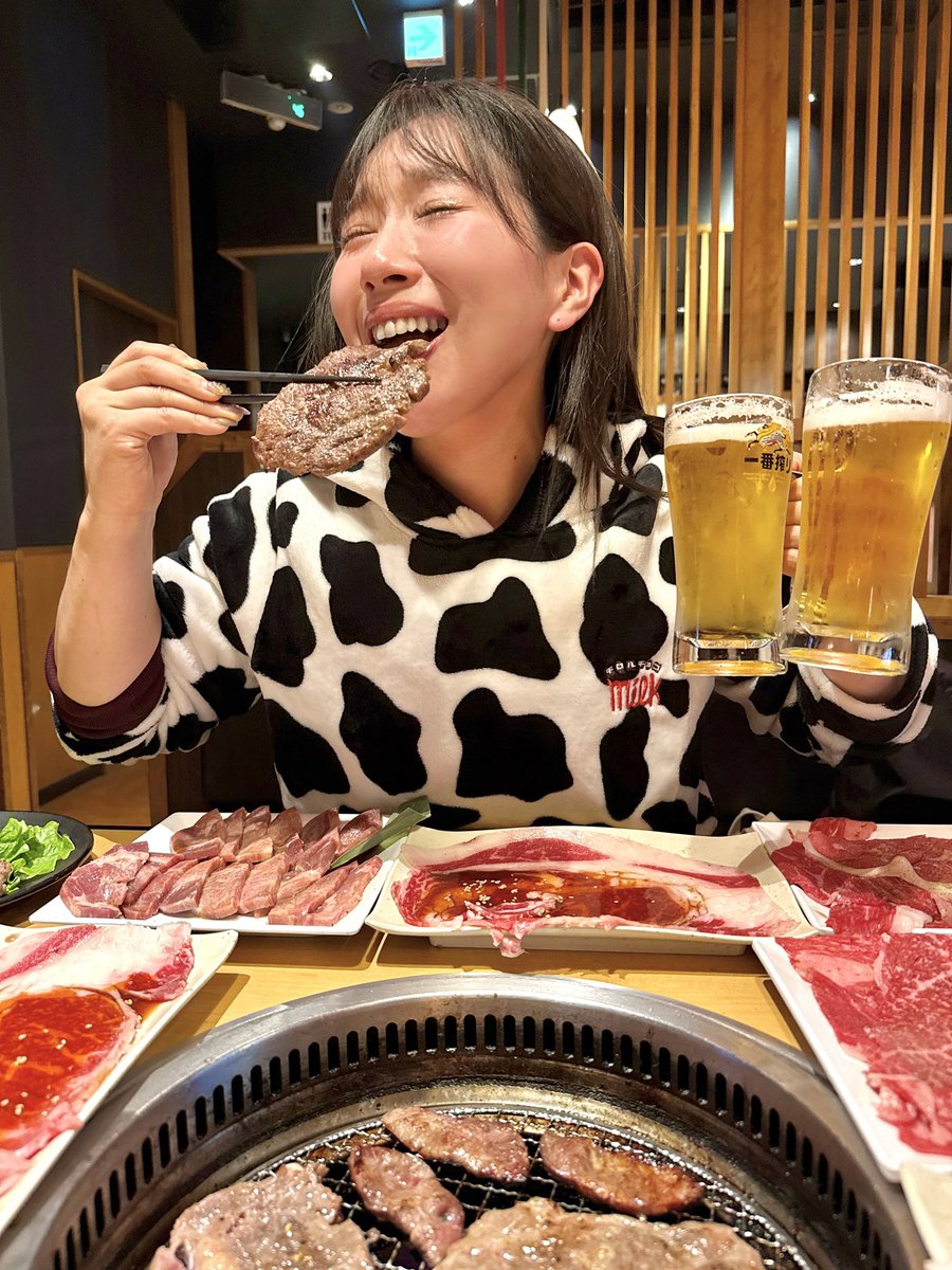 truckmeimei's tweet photo. 24歳トレーラー運転手
自分で稼いだ金で食う焼肉は最高だ。 https://t.co/v7Gd0FOXZR
