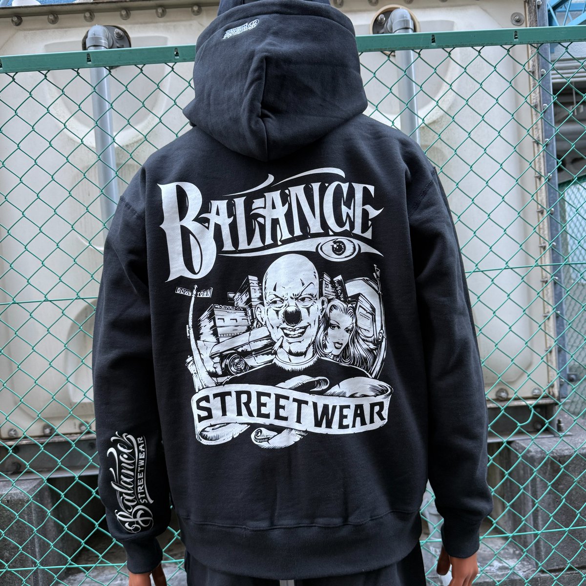 BalanceOfficial's tweet photo. 大変お待たせしております...
ド定番のピエロ柄ZIP HOODが到着しました♪
今回は袖にもロゴが配置!!
■詳しくは⇒ https://t.co/bEStkW74Mk https://t.co/vDrrKJP8KZ