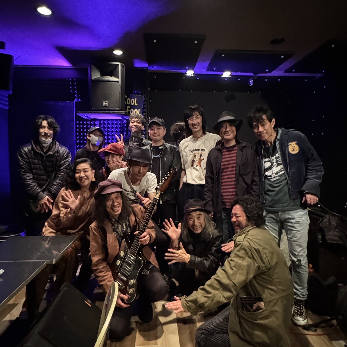 ALLIGATOR_BLUES's tweet photo. 改めまして
昨日の前橋COOL FOOL GIG
2025年のワニ納めに相応しいライブが出来たと思います
それもアツく温かかったイベントのおかげ

みなさんに感謝して
2026年もワニりまくるぜ〜

最後のは
鳴りまくってしばしおやすみのジジイBe https://t.co/AVkFEVOXcr