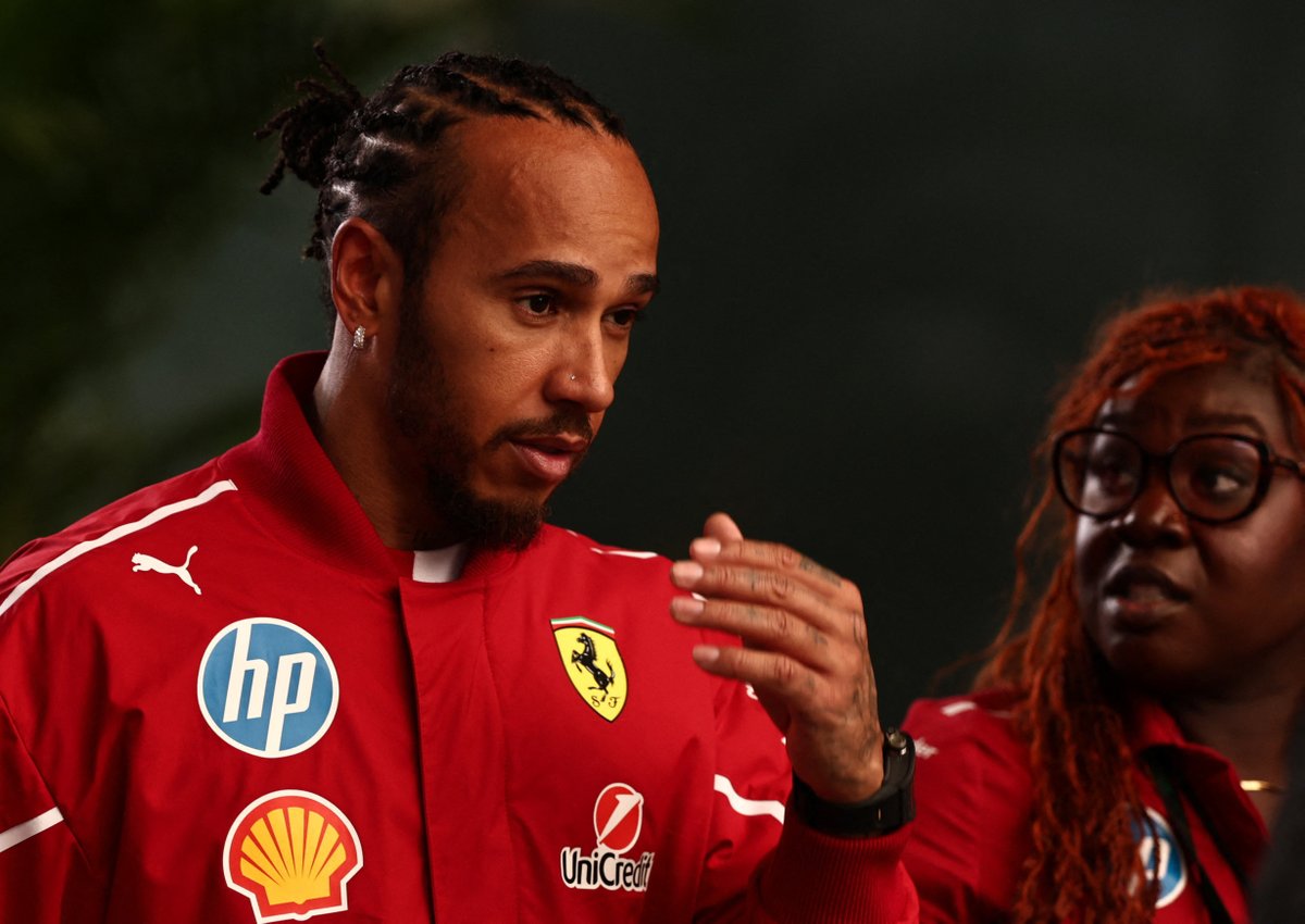 saribayrak's tweet photo. Lewis Hamilton: "Sezonun bitmesi için sabırsızlanıyorum, bitmesini dört gözle bekliyorum. Bir sonraki sezonu dört gözle falan beklemiyorum." (BBC) https://t.co/T2hPzPc1vk