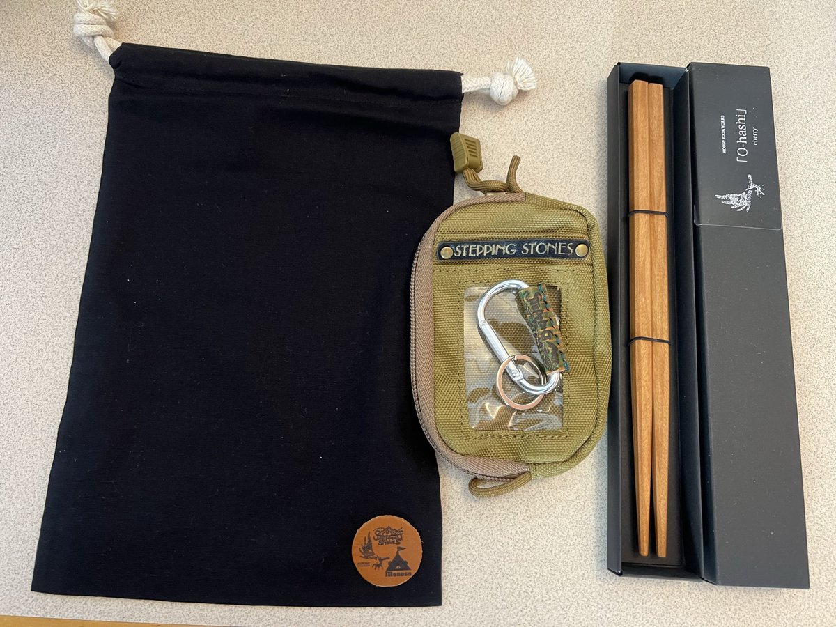 フィールドスタイル2025にて
スタンプラリーに参加😆
<a href="/STEPPING_S/">STEPPING STONES【公式】</a>  さん
ポーチとカラビナ！
色味を合わせて選んでもらった😊
<a href="/moose20181122/">【公式】MOOSE ROOM WORKS</a>  さん
ラスイチカラーのO-hashi✨

共に愛用させていただきます💕
スタンプラリーでGETした巾着カッコいい😎