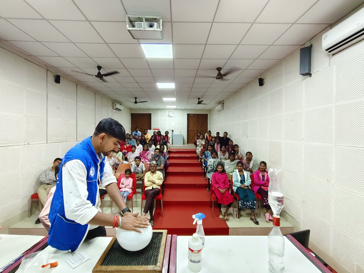 DSCDharampur's tweet image. Sparking curiosity with interactive experiments.
Glimpses from today’s Science Demonstration Lecture at @DSCDharampur a unit of @ncsmgoi @MinOfCultureGoI.

#sciencedemonstrationlecture #ScienceForAll #handsonscience #educationalactivities #InspiringYoungMinds