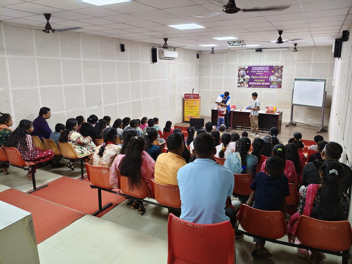 DSCDharampur's tweet image. Sparking curiosity with interactive experiments.
Glimpses from today’s Science Demonstration Lecture at @DSCDharampur a unit of @ncsmgoi @MinOfCultureGoI.

#sciencedemonstrationlecture #ScienceForAll #handsonscience #educationalactivities #InspiringYoungMinds