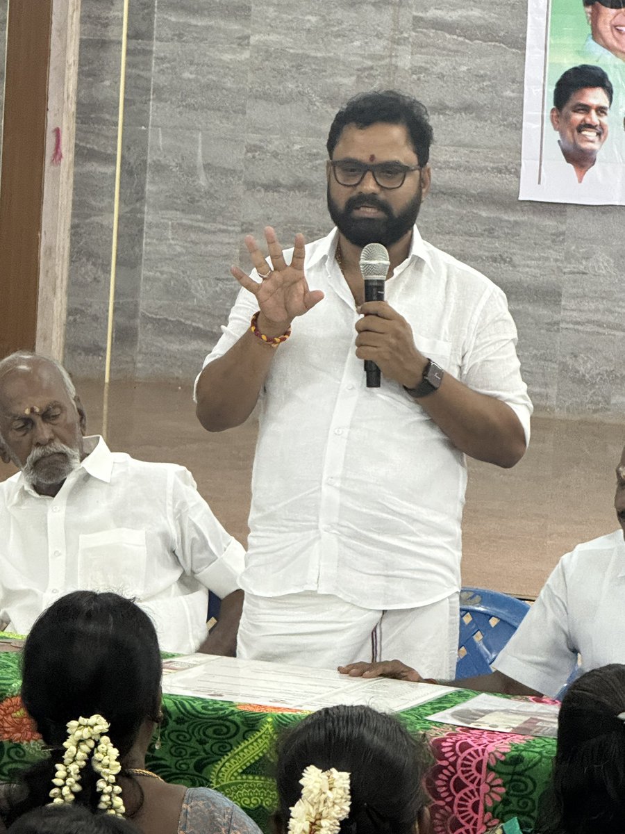 KcPrabath's tweet photo. கழகபொதுச் செயலாளர் புரட்சித்தமிழர் தமிழகத்தின் வருங்கால முதல்வர் #எடப்பாடியார் அவர்களின் ஆணைக்கிணங்க @satyenaiadmk அவர்களின் வழிகாட்டுதலின்படி #சிவகங்கை_மாவட்டம் #திருப்பத்தூர்_தோகுதியில் 
பயிற்சி முகாம் எனது தலைமையில் நடத்தி ஆலோசனை வழங்கிய போது
@EPSTamilNadu  @AIADMKITWINGOFL @AIADMKOfficial @ADMK4Us #ADMK_VNR @NamadhuAmmaa  @NewsJTamil @NaalaiNamadheTN #kcp #Thiruchuli #Narikudi
