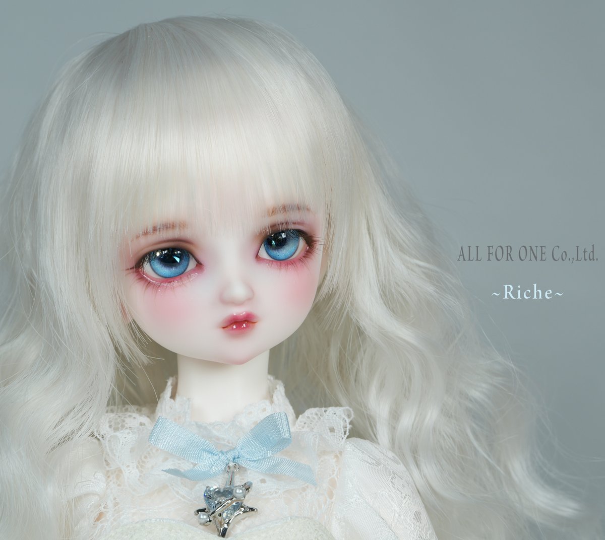 ALLFORONE_2015's tweet image. みなさまこんにちは😄
11月29日（土）21時より✨
弊社『BOOTH』ショップにて太朗様にメイクしていただきましたリチェのワンオフが登場予定となります🎉
#ALL_FOR_ONE_Doll
#khemdoll
弊社のBOOTHショップは弊社Xのプロフィール欄よりご覧いただけます🙏
何卒宜しくお願い申し上げます🙇‍♂️
株式会社ALL…