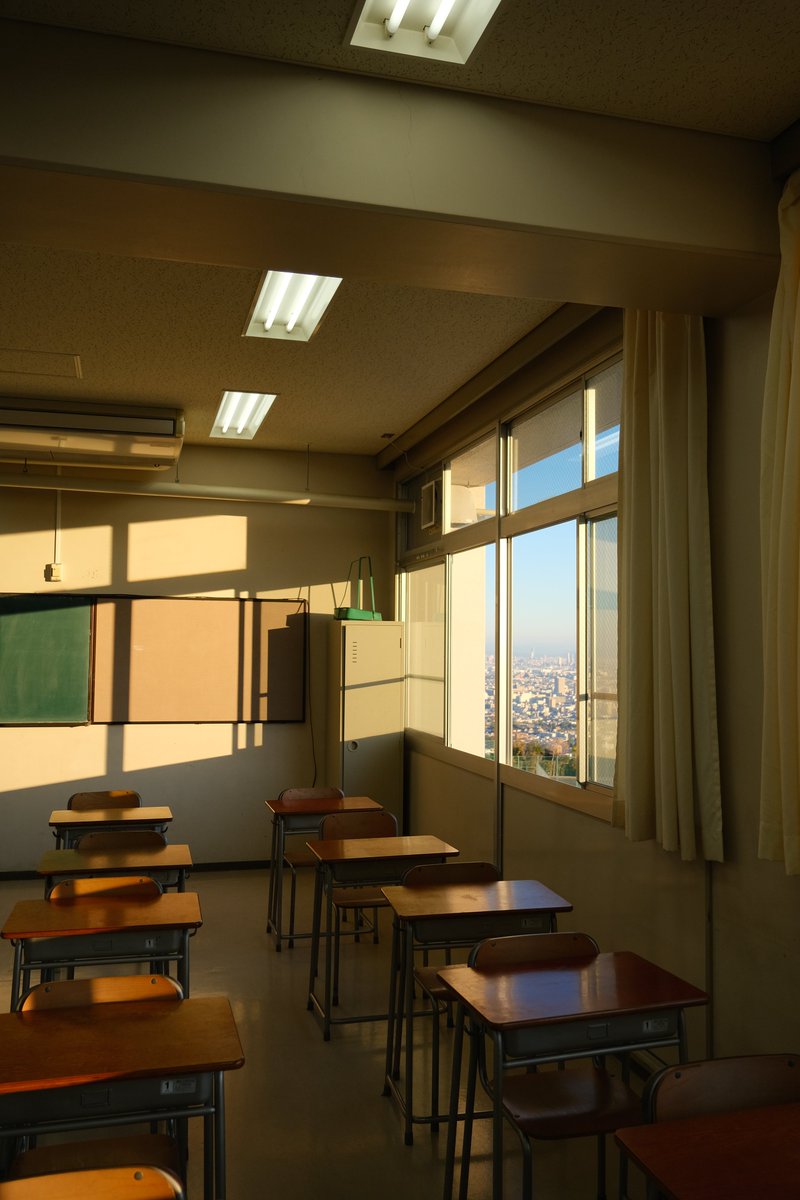 fumi5247's tweet photo. なんか2時間で北高に入学して卒業したような気分。最終D組は夕日がさす教室を楽しめる。吹奏楽部の優しい忘却ほんと良かった
#涼宮ハルヒ #西宮北高校 #西宮苦楽園高校 https://t.co/5FokqXa5LS