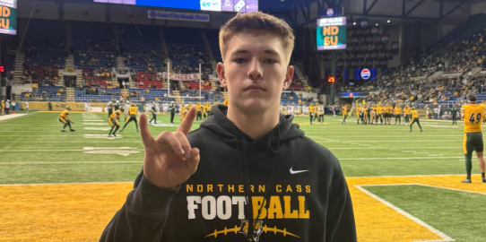 sixstarfootball's tweet image. MIDWEST REGION STOCK RISERS | Several rising prospects heating Up the recruiting trail

📈6Star Football looks at some of the top rising names to know among Midwest Region top  prospects🔥

STORY: ▶️sixstarfootball.com/article/-midwe…

@BollenAisaiah @Crockettbrooks2 @CaseyBrown_50…