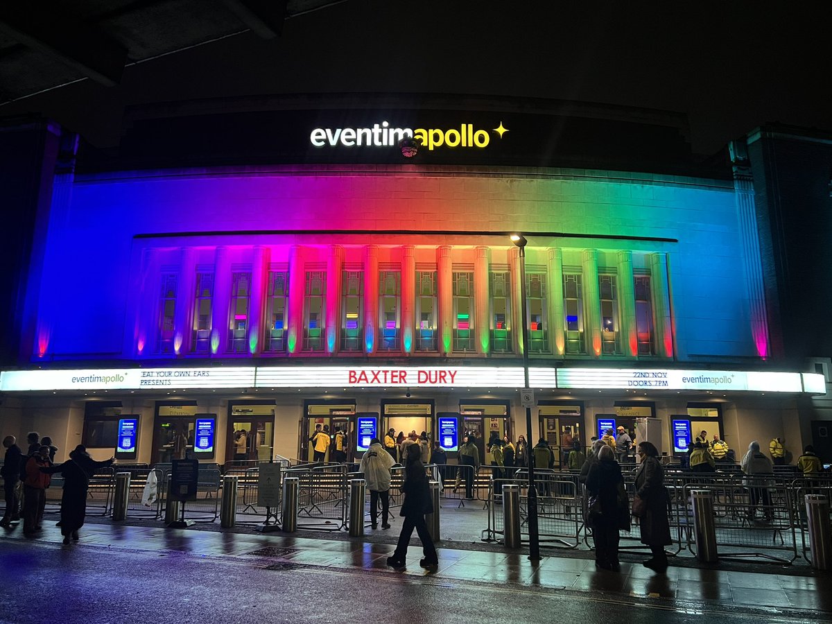 louis4smith's tweet photo. @baxterdury live at the @eventim_uk Hammersmith Apollo last night. Just brilliant! #baxter #dury #baxterdury #london #hammersmith #london https://t.co/LF2uHY0Ctq
