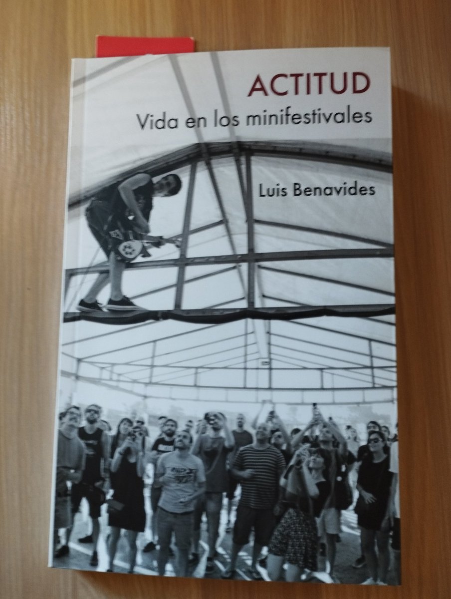 En paralelo a 'Microfestivales y otros escenarios posibles', Luis Benavides publica este otro libro.
Una colección de historias inspiradoras y reflexiones inteligentísimas sobre la autogestión por parte de gente que trabaja a la contra de lo macro.
En dos palabras: un subidón.