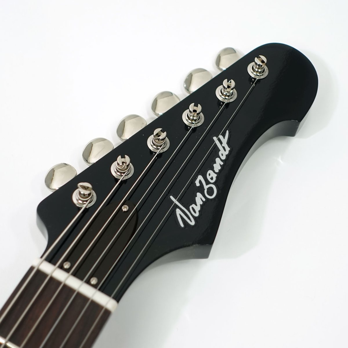 Vanzandt からBronsonのニューシェイプとして大幅なスタイルチェンジを