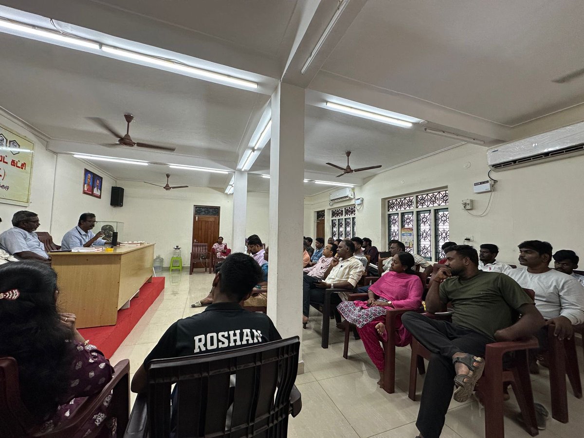 velu_ramavel's tweet image. லெனினியம் கற்போம்! லெனினிடம் கற்போம்!
தென்சென்னை மாவட்டம் சார்பில் லெனின் தேர்வு நூல் தொகுதி- 6  குறித்த படிப்பு வட்டம் இன்று வடபழனி மாவட்டக்குழு அலுவலகத்தில் நடைபெற்றது.

#Lenin #CPIM #StudyCircle #Chennai #Marxism #Leninism