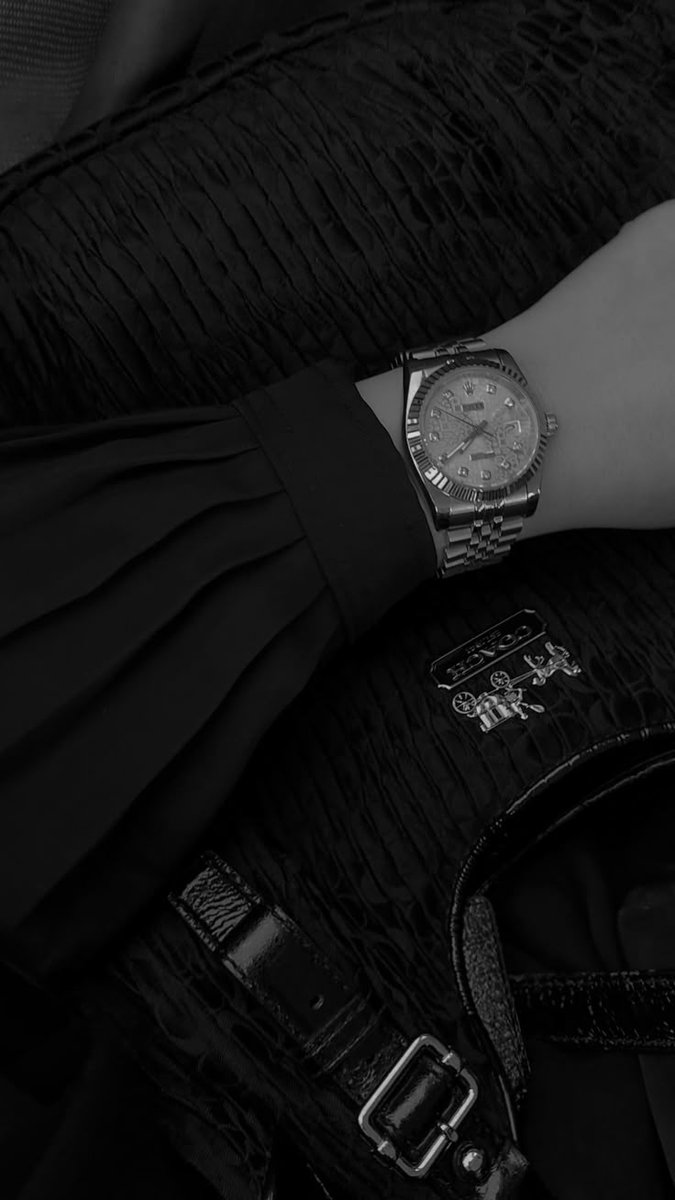 HmryLtyft's tweet image. أدري وصالك حلم ما عاد موجود
وأدري غيابك صار ، كل الحقيقة ٠٠🥀🦌