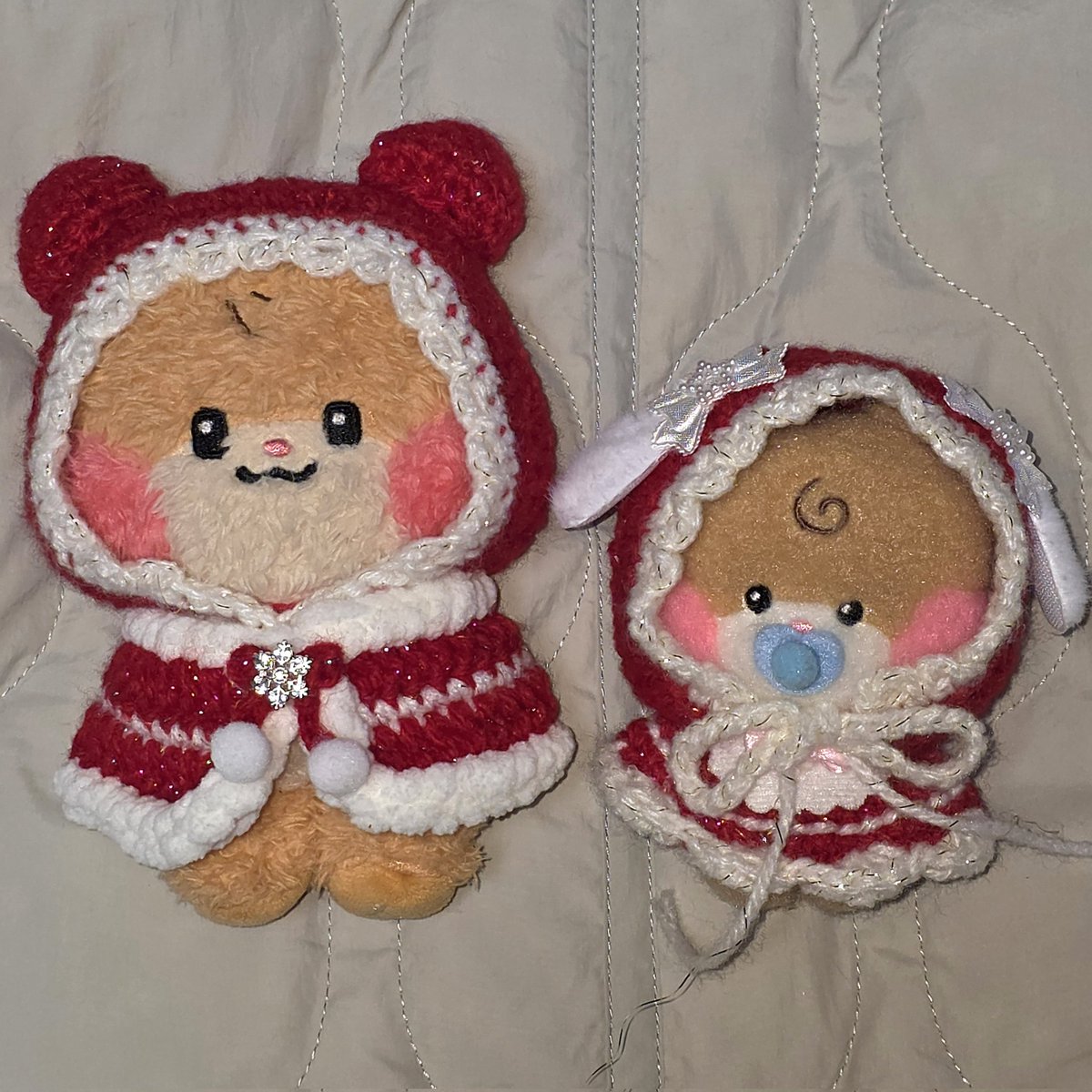 hamslighting's tweet image. 겨울맞이 비니니 패션쇼 🎅🎄 넘 귀여워
(+ 믿고 구매하는 다오님표 산타옷♥️)