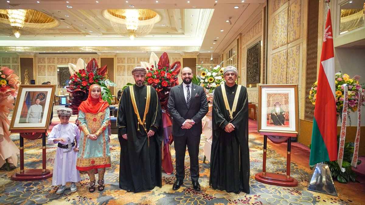 BahrainEmbPH's tweet image. شارك السيد عبدالله محمد الكربابادي، القائم بأعمال سفارة مملكة البحرين في مانيلا، في حفل الاستقبال الذي أقامته سفارة سلطنة عُمان الشقيقة في مانيلا، بمناسبة الاحتفال باليوم الوطني لسلطنة عُمان.