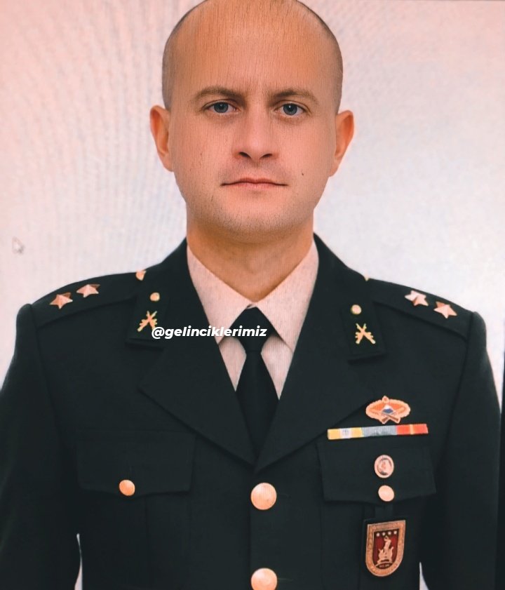 gelinciklerimiz's tweet image. Hâlâ naaşına ulaşılmayan şehidimiz Üsteğmen Nuri Melih Bozkurt adına Kastamonu&apos;da bir köy okulunda kurulacak şehit Kütüphanesi için İlk-ortaokul düzeyinde kitap ve zeka oyunları ihtiyacımız vardır. 

Okul alıcı bilgilerimiz ekteki twitte mevcuttur. 

Bilgi için: 0552 346 4291