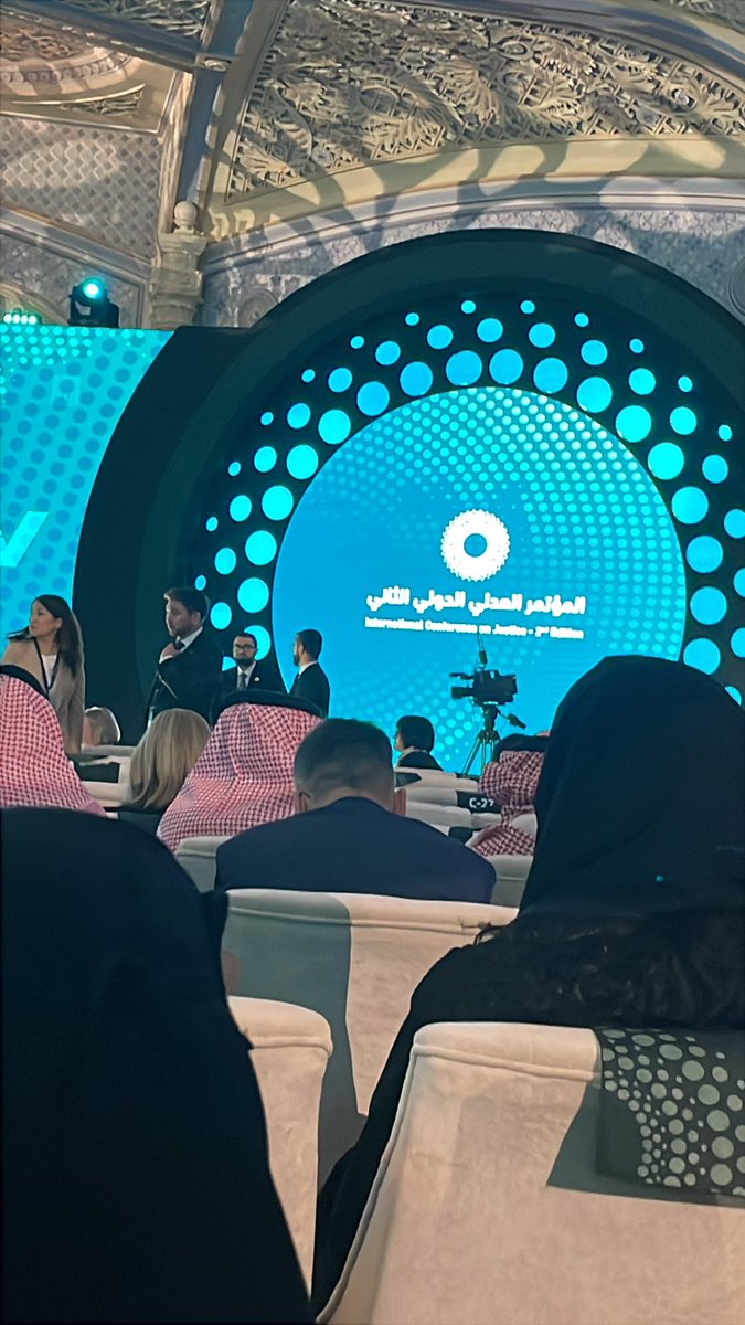 mirim2017's tweet photo. لنا الشرف في حضور #المؤتمر_العدلي_الدولي_الثاني  الذي تنظمه وزارة العدل برعاية كريمة من سمو ولي العهد .. بحضور نخبة من خبراء القانون المحليين و العالميين لمناقشة مستقبل الجودة في القضاء السعودي والعالمي. https://t.co/ryGOU2EFCj