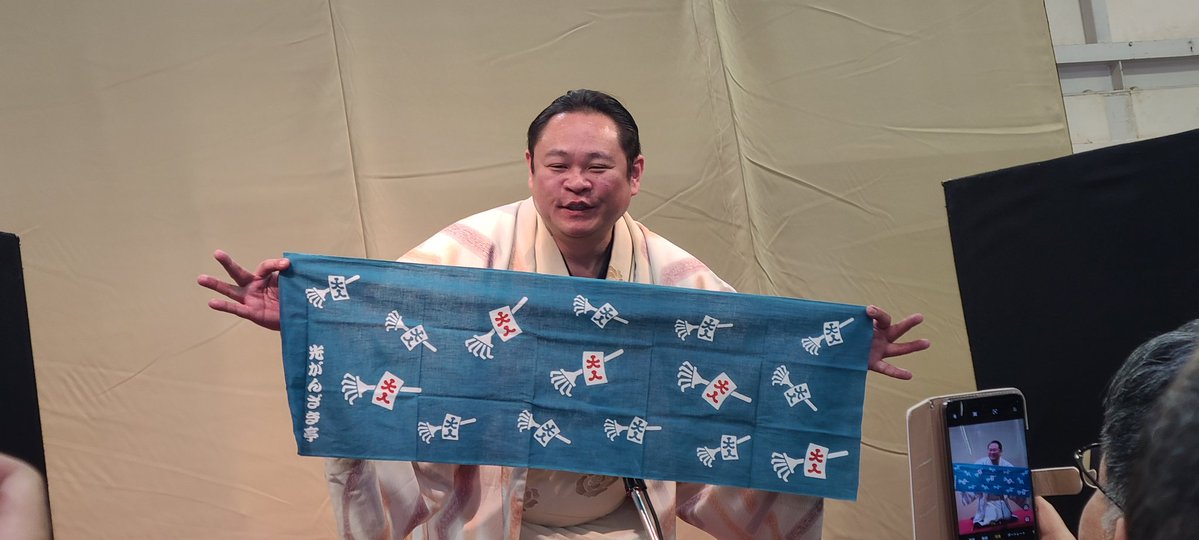 cfujii0810's tweet image. 鈴々舎馬るこ 独演会 in光がんざき亭     Be st.催事場
がんざき亭はお久しぶりの馬るこさん、おかえりなさい。
山口弁の落語、大ウケ。
がんざき亭で聴く落語が一番好き。会場の広さ、演者さんの声、汗までバッチリわかる。よく笑った！
#光がんざき亭 
#鈴々舎馬るこ
#落語