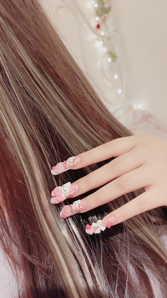 seymakerim1's tweet photo. 🫧🎀🕯️💅🏻🥂 https://t.co/WFelEsDZrH