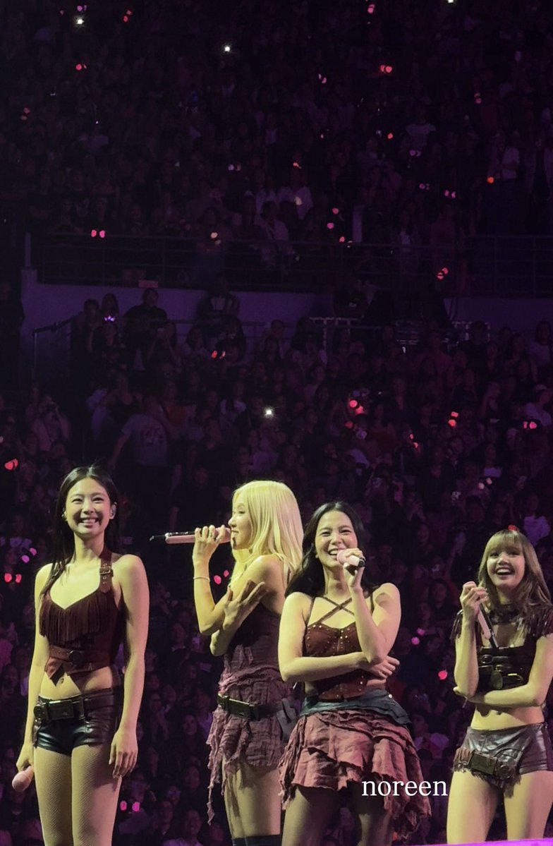 mobblabel's tweet image. aahhhh their smiles!! 🥹🥹

BLACKPINK WALANG UUWI
#DEADLINE_IN_BULACANDay2 
#DEADLINE_IN_BULACAN
#BLACKPINK_DEADLINE