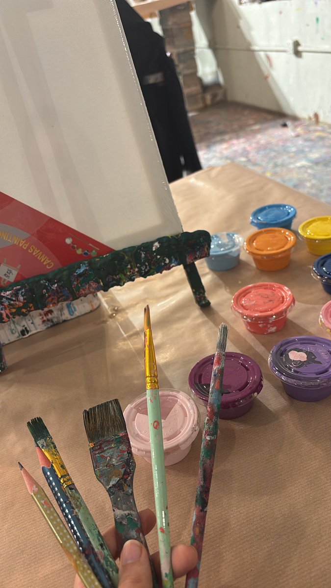 Unleashing my inner artist with my bestie🎨👩‍🎨